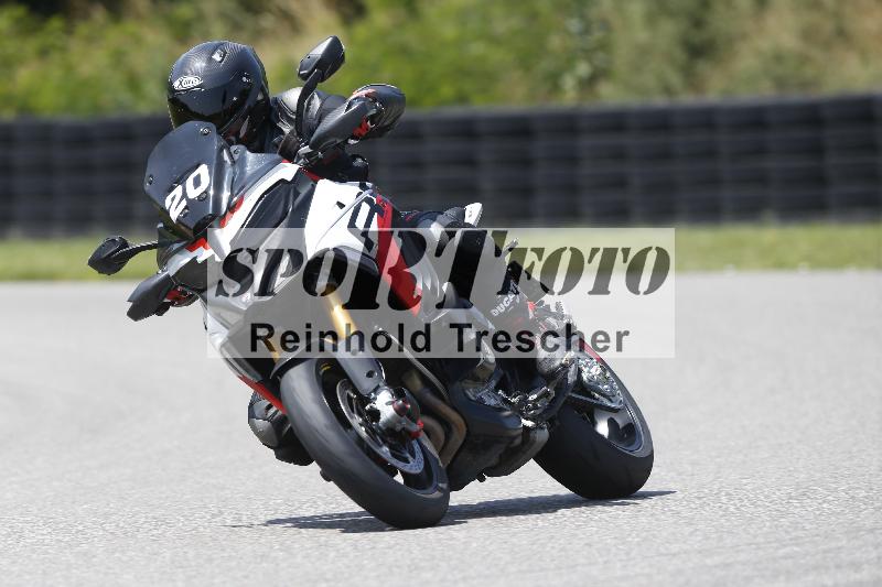 /27 12.06.2025 Ducati Schweiz Trackday Warmup  ADR/gruen-vert/20